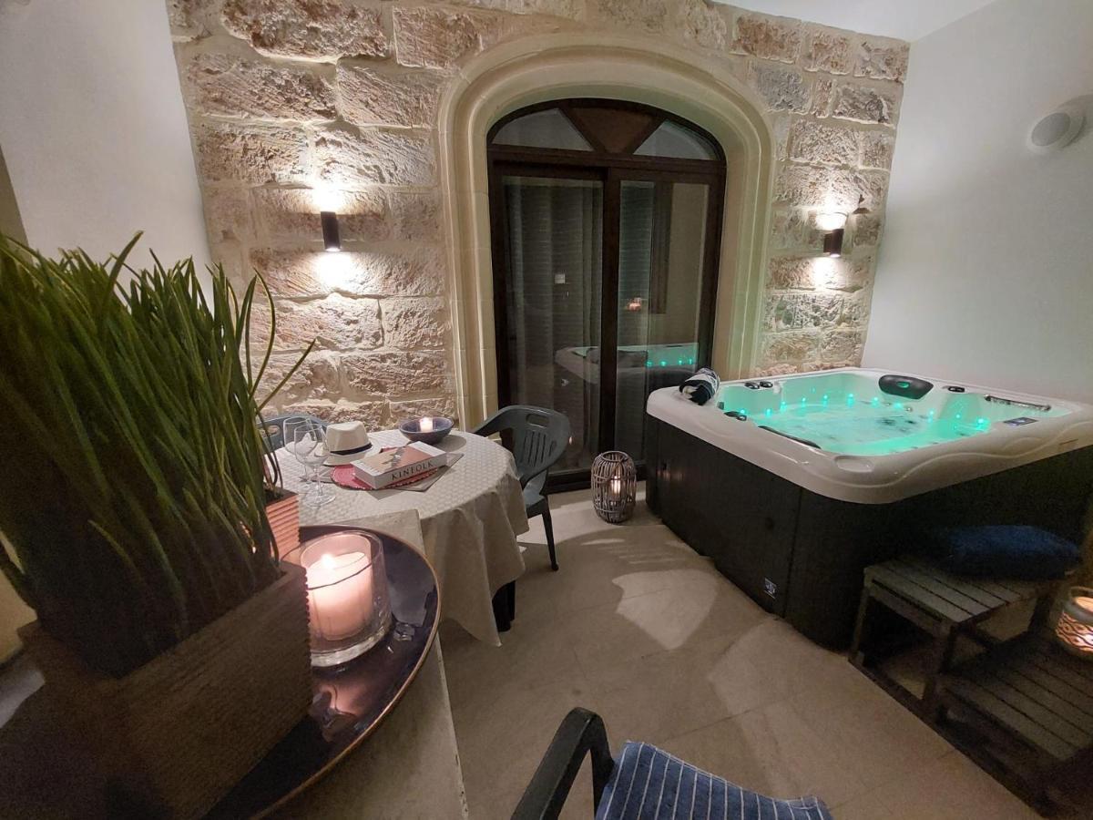 Ta'Lonza Luxury Near Goldenbay With Hot Tub App1 Lejlighed Mellieħa Eksteriør billede