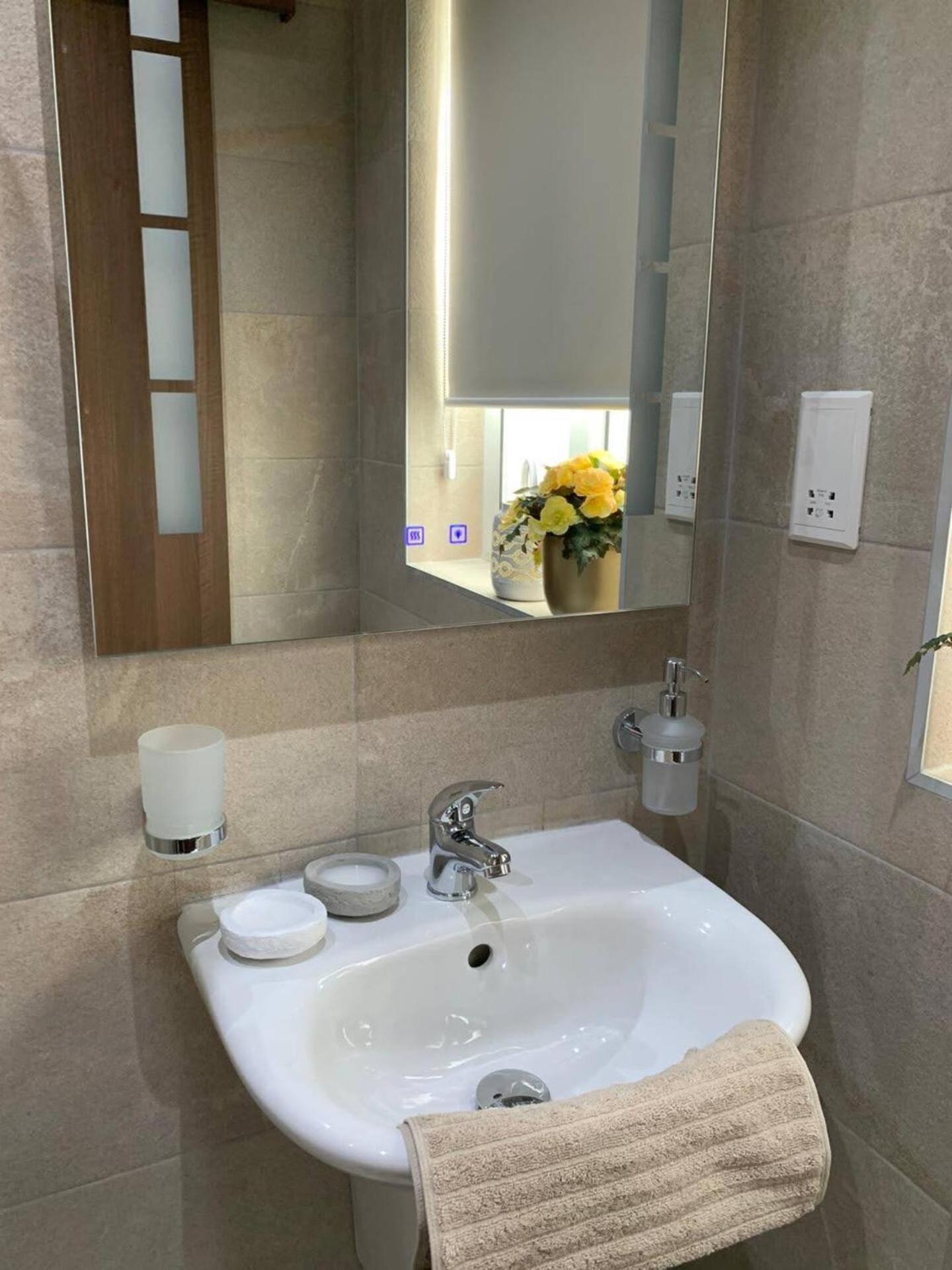 Fl 1 Ta'Lonza Luxury With Hot Tub By Homely Mellieħa Eksteriør billede