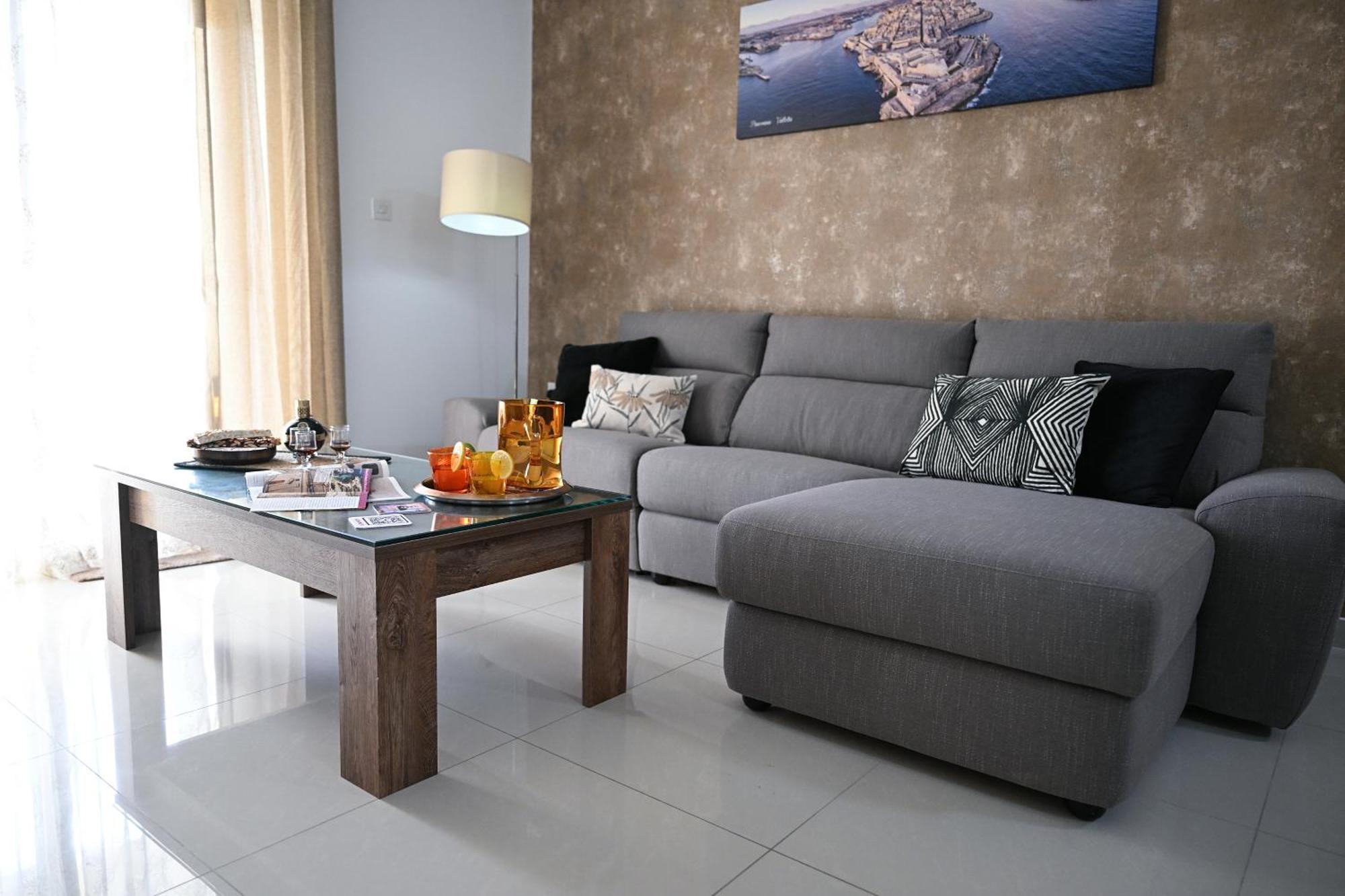 Fl 1 Ta'Lonza Luxury With Hot Tub By Homely Mellieħa Eksteriør billede
