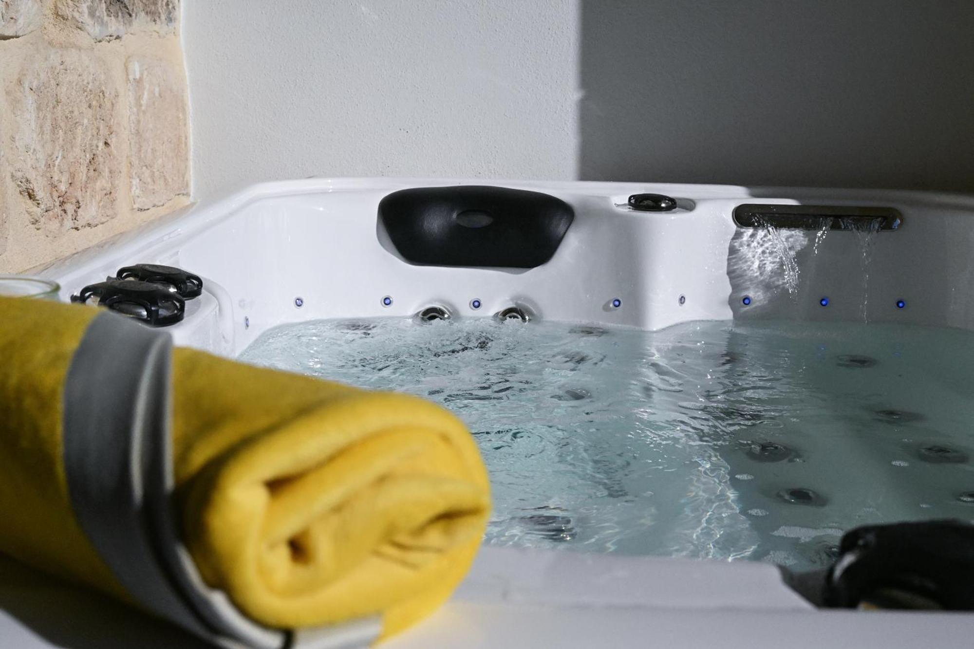 Fl 1 Ta'Lonza Luxury With Hot Tub By Homely Mellieħa Eksteriør billede