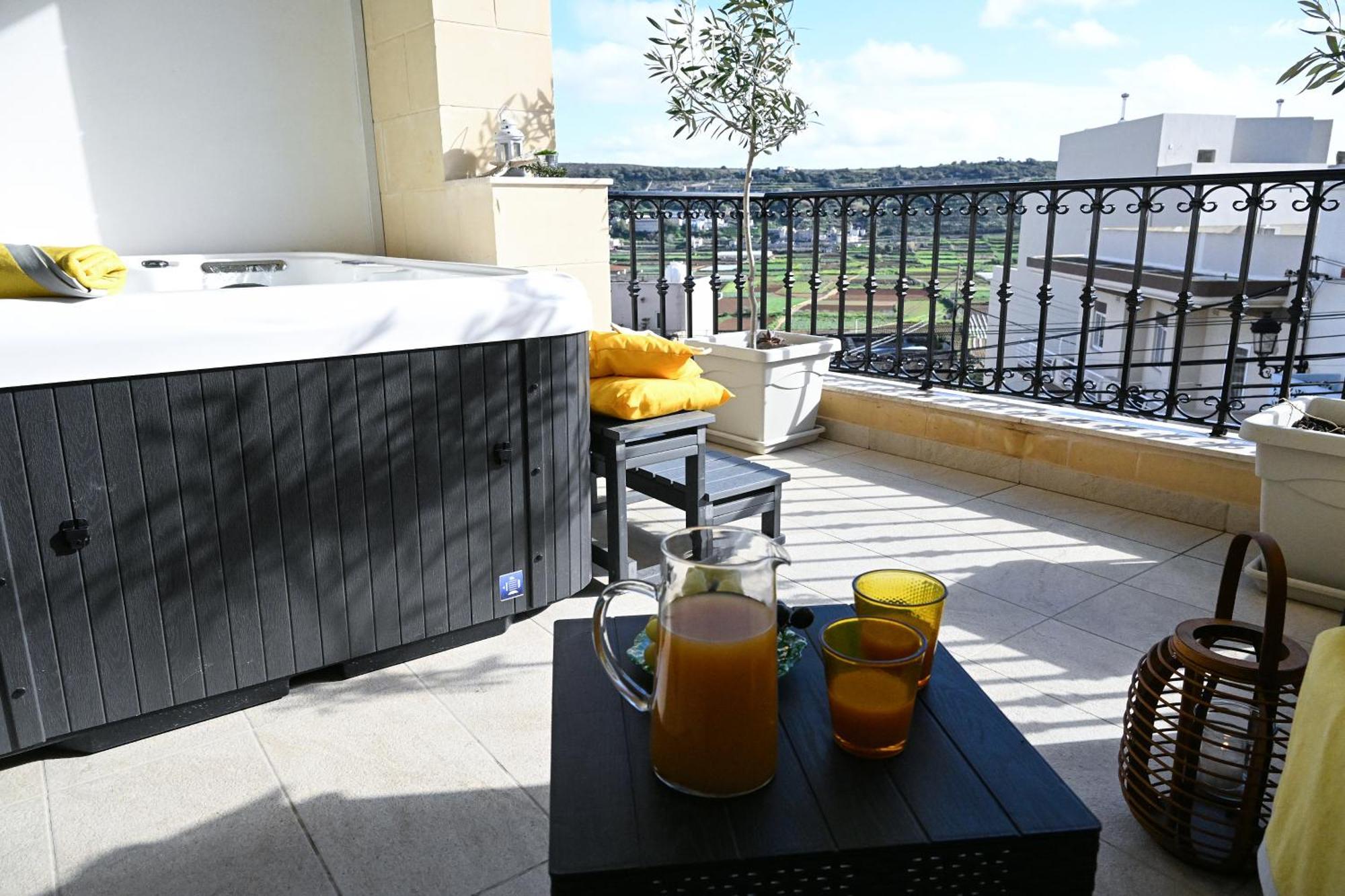 Fl 1 Ta'Lonza Luxury With Hot Tub By Homely Mellieħa Eksteriør billede